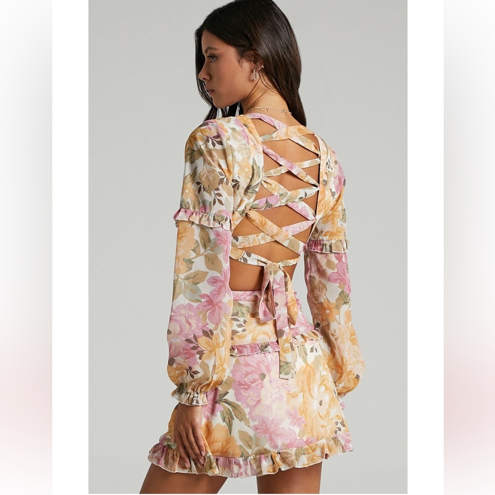 NWOT SHOWPO Floral Lace-Up Open Back Mini Dress | Puff Sleeve Cottagecore